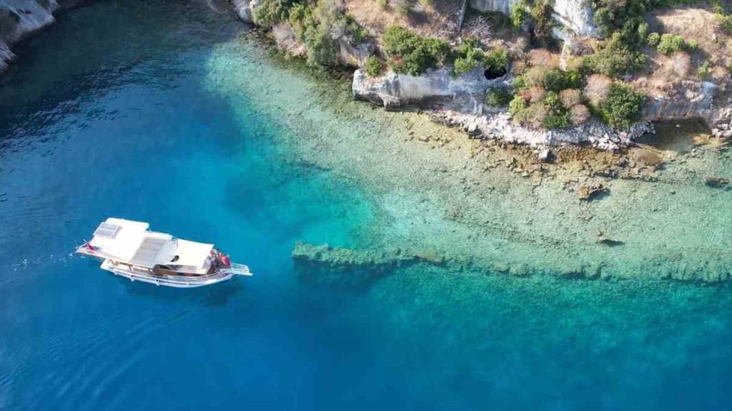 Depremle birlikte deniz yutmuştu... Bin 500 yıllık 'Batık Şehir' 5